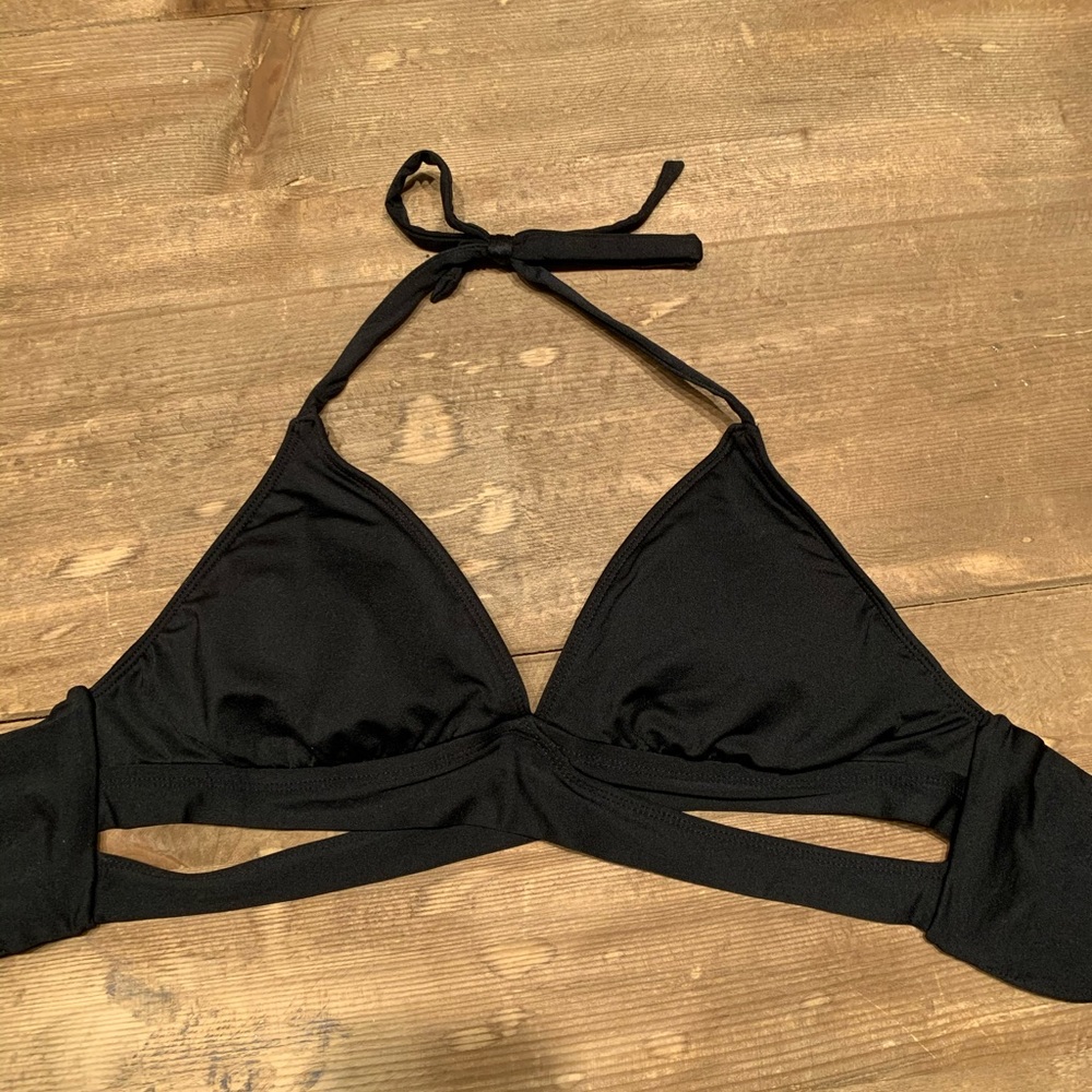 Black bikini top